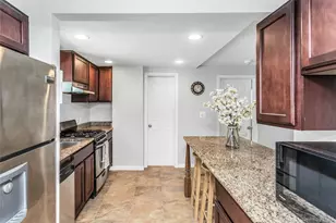 71 Paprocki Ave, West Islip, NY 11795 - Photo 11