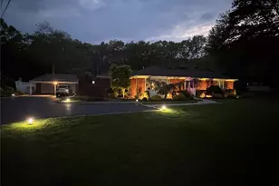 193 Dix Hills Rd, Dix Hills, NY 11746 - Photo 43