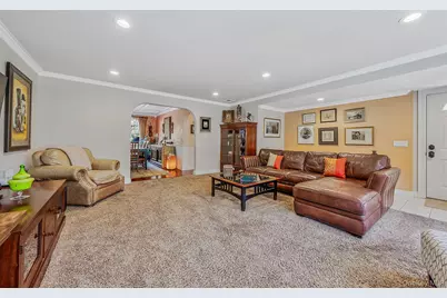 193 Dix Hills Road, Dix Hills, NY 11746 - Photo 5