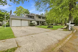 6 Frost Pond Rd, Greenlawn, NY 11740 - Photo 3