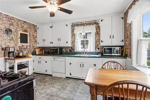 101 Jayne Ave, Patchogue, NY 11772 - Photo 11