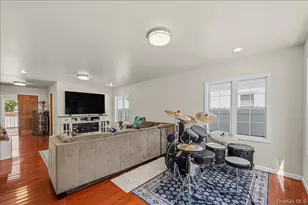109 Gordon Ave, Westbury, NY 11590 - Photo 5