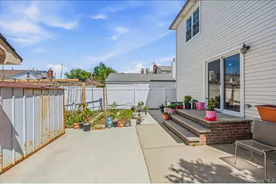 109 Gordon Avenue, Westbury, NY 11590 - Photo 23