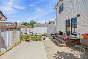 109 Gordon Ave, Westbury, NY 11590 - Photo 23