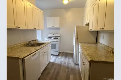 12 Welwyn Road #2P, Great Neck, NY 11021 - Photo 5