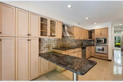 41 E View Court, Jericho, NY 11753 - Photo 17