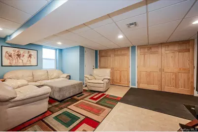 2539 Bradley Court, Merrick, NY 11566 - Photo 23
