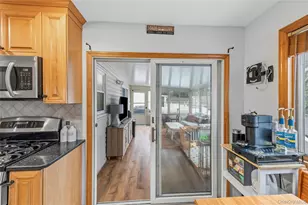 2459 Woodland Ave, Wantagh, NY 11793 - Photo 15