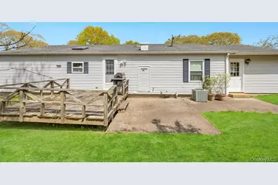 1407 Middle #45, Calverton, NY 11933 - Photo 9