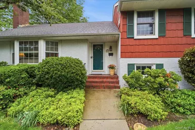 8 Prospect Avenue, Garden City, NY 11530 - Photo 3