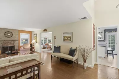 8 Prospect Avenue, Garden City, NY 11530 - Photo 7