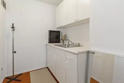 105 Nadia Court, Port Jefferson, NY 11777 - Photo 29