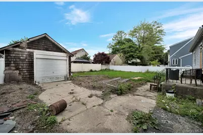 64 4th Avenue, New Hyde Park, NY 11040 - Photo 25
