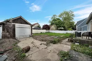 64 4th Ave, New Hyde Park, NY 11040 - Photo 25