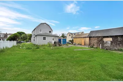 64 4th Avenue, New Hyde Park, NY 11040 - Photo 27