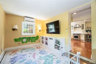 19 Hamilton Rd, Scarsdale, NY 10583 - Photo 9