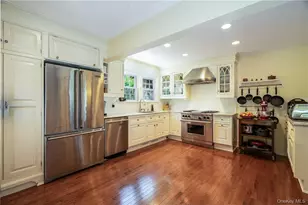 19 Hamilton Rd, Scarsdale, NY 10583 - Photo 7