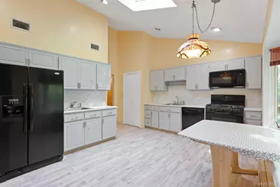 13 Jade Court, Pomona, NY 10970 - Photo 5