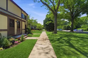286 Cherry Valley Ave, Garden City, NY 11530 - Photo 5
