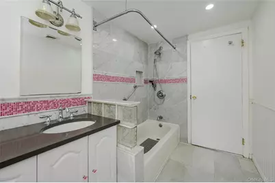 27 Ridge Drive E, Great Neck, NY 11021 - Photo 29