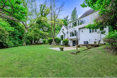 27 Ridge Drive E, Great Neck, NY 11021 - Photo 33