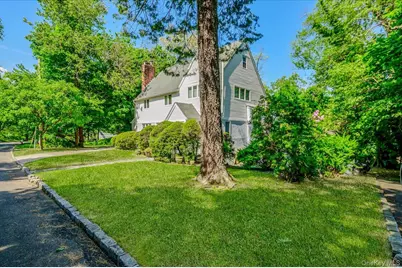 27 Ridge Drive E, Great Neck, NY 11021 - Photo 35