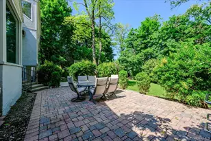 27 Ridge Dr E, Great Neck, NY 11021 - Photo 35