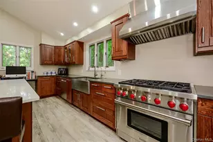 27 Ridge Dr E, Great Neck, NY 11021 - Photo 15