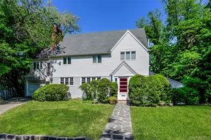 27 Ridge Dr E, Great Neck, NY 11021 - Photo 1
