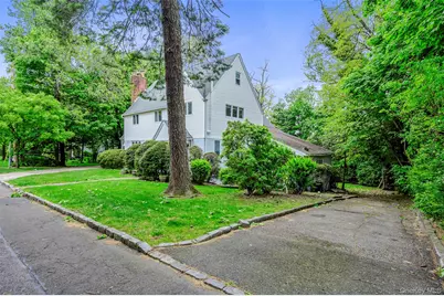 27 Ridge Drive E, Great Neck, NY 11021 - Photo 35