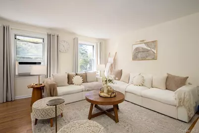 4 Edwards #2F, Roslyn Heights, NY 11577 - Photo 3