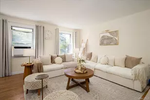 4 Edwards, Roslyn Heights, NY 11577 - Photo 3