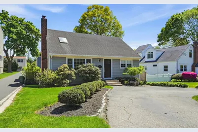 62 Smith Street, Greenlawn, NY 11740 - Photo 31