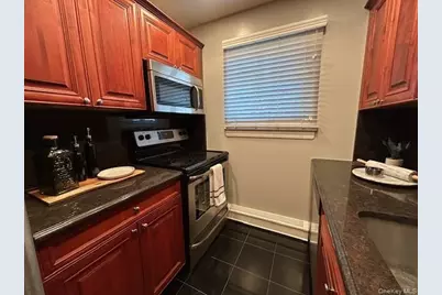 433 Lincoln Boulevard #1-2L, Hauppauge, NY 11788 - Photo 3