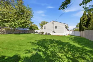 27 Calico Tree Rd, Hauppauge, NY 11788 - Photo 19