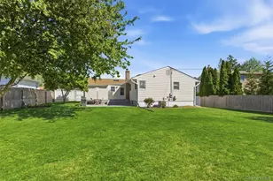 27 Calico Tree Rd, Hauppauge, NY 11788 - Photo 17