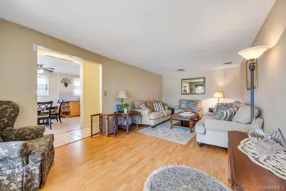 2625 Cypress Avenue, East Meadow, NY 11554 - Photo 7