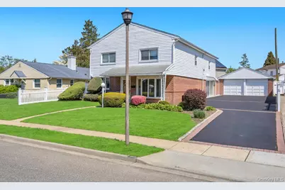 2625 Cypress Avenue, East Meadow, NY 11554 - Photo 3