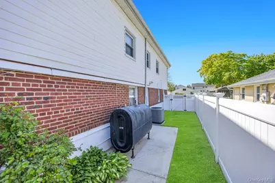 2625 Cypress Avenue, East Meadow, NY 11554 - Photo 47