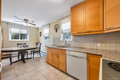 2625 Cypress Avenue, East Meadow, NY 11554 - Photo 19