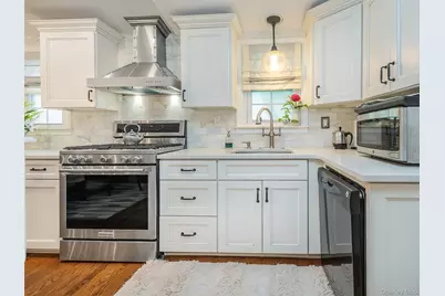 24 Maple Avenue, Sea Cliff, NY 11579 - Photo 13