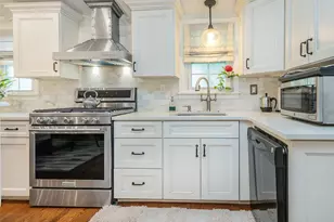 24 Maple Ave, Sea Cliff, NY 11579 - Photo 13