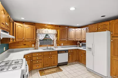 25 Albany Street, Deer Park, NY 11729 - Photo 3