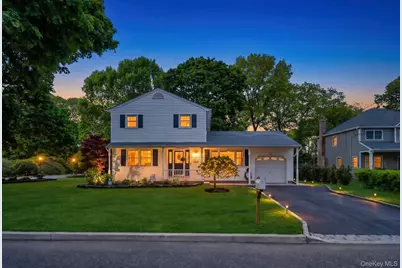 21 Hobson Avenue, Saint James, NY 11780 - Photo 3