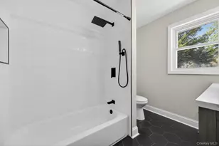 260 Lake Dr, Patchogue, NY 11772 - Photo 21