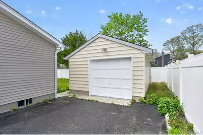 260 Lake Drive, Patchogue, NY 11772 - Photo 31