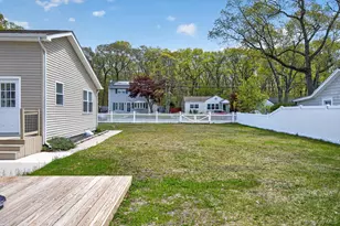 260 Lake Dr, Patchogue, NY 11772 - Photo 29