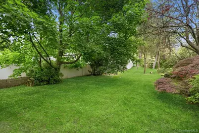 149 Princeton Street, Roslyn Heights, NY 11577 - Photo 19