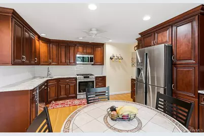 149 Princeton Street, Roslyn Heights, NY 11577 - Photo 3