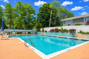 11 Toehee Pl, Islip, NY 11715 - Photo 17